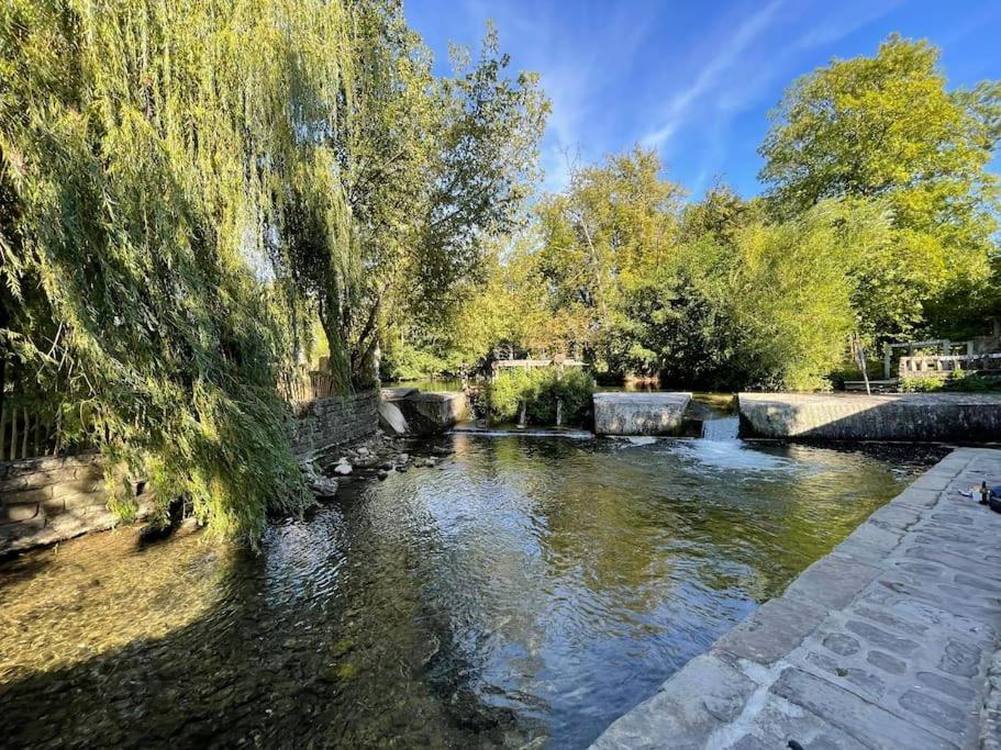 Les Pieds Dans L'Eau - Moret Centre 外观 照片